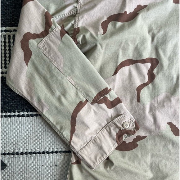 Four Pocket Cargo Desert Camouflage Military Jacket - Picture 6 of 8